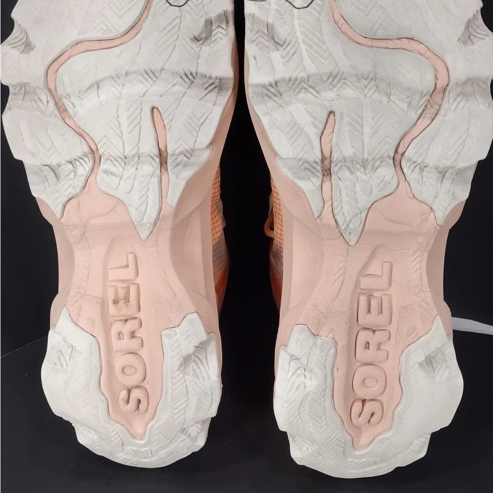 Sorel Women's Pink Sneakers size 11 pre Owned Exellent condition